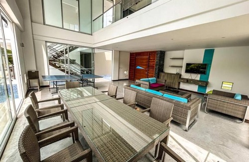 Santa Fe de Antioquia Villa | Relaxing Casa En Santa Fe de Antioquia with Pool & Hot Tub