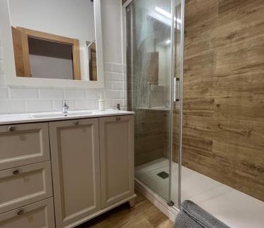 Treceno House | Family-Friendly Casa en Treceño with 5 Bedrooms & Pet Access