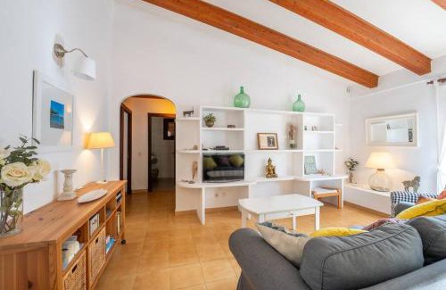 Escorca House | Charming Casa en Cala Tuent: Family-Friendly Retreat