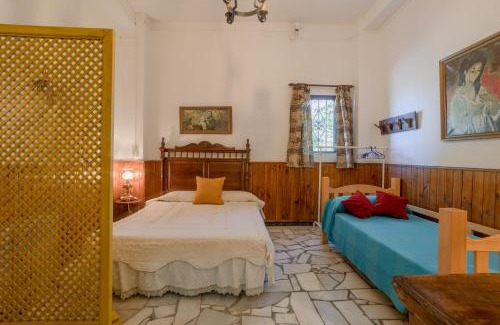 Granada House | Family-Friendly Getaway at Casa Encarnacion Pequeña