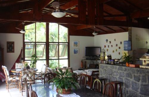 Morada da Praia House | Idyllic Getaway: Casa Enorme for 12 with Private Beach