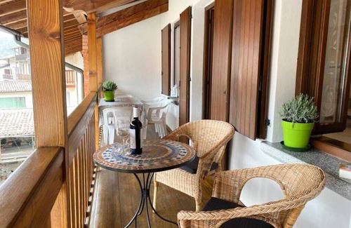 Idro Apartment | Romantic Lakeview Retreat: Casa Enrica with Pool & Kitchen