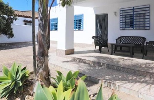 Conil de la Frontera House | Discover Casa Enrique: Pet-Friendly Retreat with Pool Access