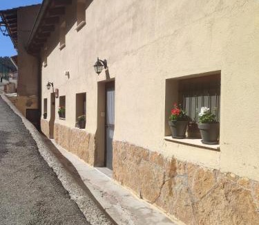 Alcala de la Selva Apartment | Family-Friendly Retreat at Casa Enry - Rated 9.6/10