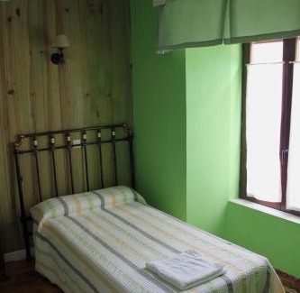 Muda House | Exceptional Family Stay at Casa Entrenidos with Pool Access