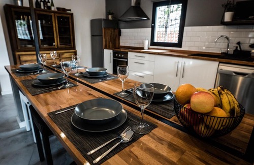 Tejeda House | Pet-Friendly Casa EntreRoques: 4-Star Stay with Hot Tub
