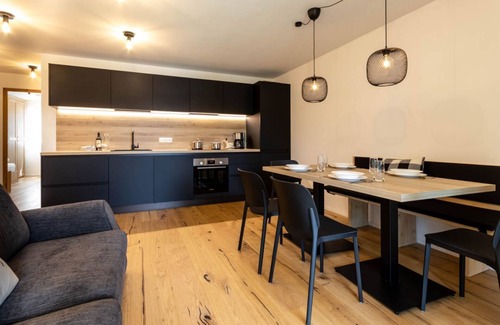 Santo Stefano Apartment | Discover Casa Erika: Family-Friendly Stay Near Plan de Corones
