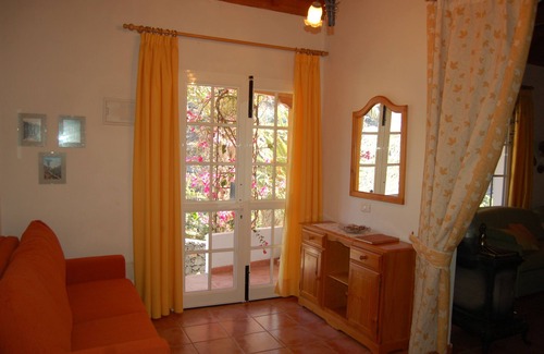 San Sebastian de la Gomera House | Casa el Andes: Tranquil Retreat with Spa and Breakfast