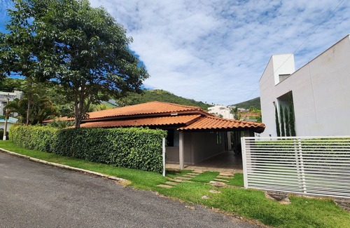 Capitolio House | Experience Casa Escarpas do Lago - Family-Friendly Retreat