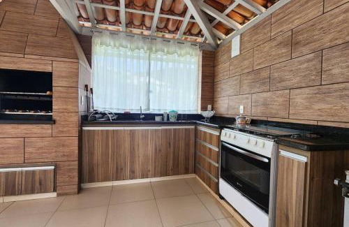 Capitolio House | Pet-Friendly Retreat at Casa Escarpas do Lago