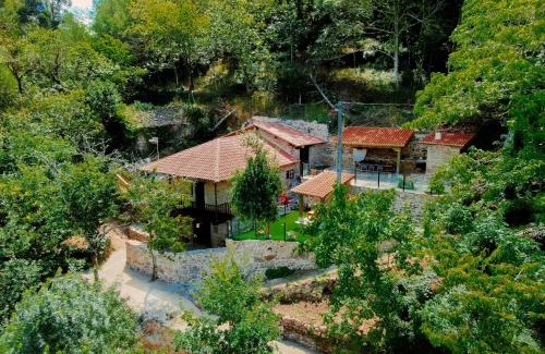 Chantada House | Pet-Friendly Haven at Casa Escondida Aveiga - Rated 9/10