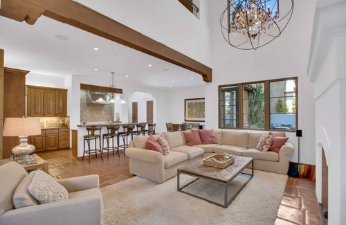 Lower State House | Oceanfront Casa Esmeraldo: A Family-Friendly Retreat
