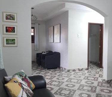 Campos House | Comfortable Casa with Wi-Fi & Garage for Families