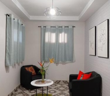 Campos House | Comfortable Casa with Wi-Fi & Garage for Families