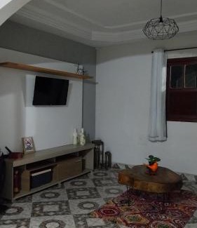 Campos House | Comfortable Casa with Wi-Fi & Garage for Families