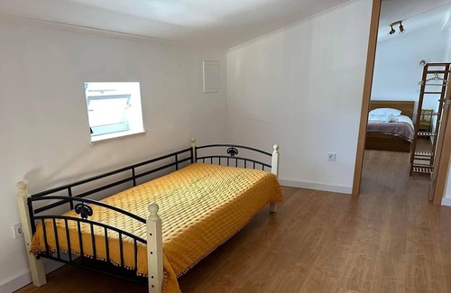 Abrantes House | Bright Casa Espaçosa with Private Pool Near Zêzere Beaches