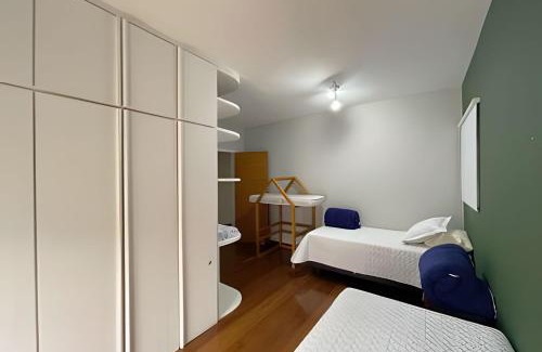 Bairro do Maranhao House | Tranquil Retreat in a Charming Community with Pool & Breakfast