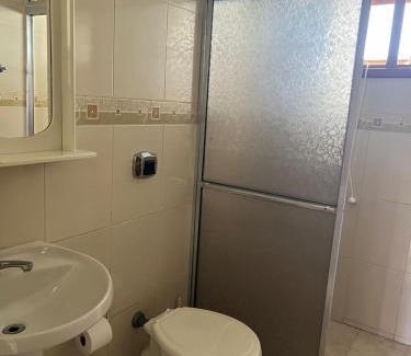 Xangri-La House | Inviting Casa com Piscina: Pet-Friendly Family Retreat
