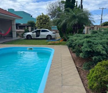 Xangri-La House | Inviting Casa com Piscina: Pet-Friendly Family Retreat