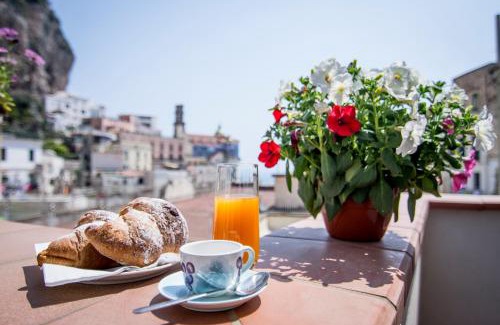 Atrani Apartment | Pet-Friendly Casa Ester with Ocean Views and 9.4 Rating
