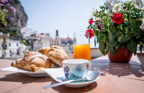 Atrani Apartment | Pet-Friendly Casa Ester with Ocean Views and 9.4 Rating