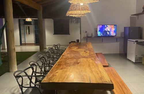 Prado House | Casa Estrelinha do Mar: Pet-Friendly Retreat with Pool