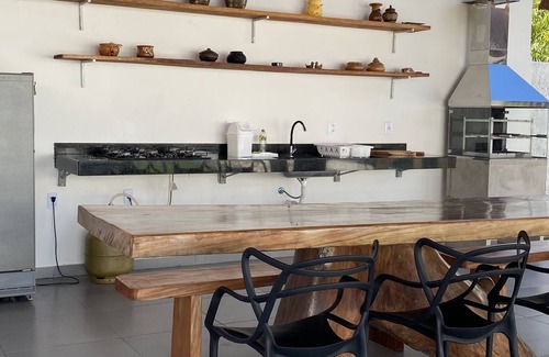 Prado House | Casa Estrelinha do Mar: Pet-Friendly Retreat with Pool