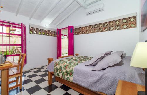 Quebrada Guadalejo Bed & Breakfast | Discover Casa Etnika: Pet-Friendly Stay with Pool & Hot Tub