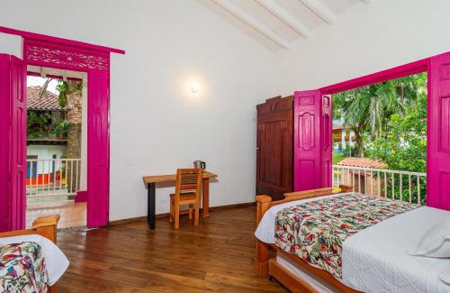 Quebrada Guadalejo Bed & Breakfast | Discover Casa Etnika: Pet-Friendly Stay with Pool & Hot Tub