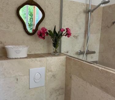 Guiselle Apartment | Explore Casa Eugénie: Mountain Views & Family-Friendly Comfort