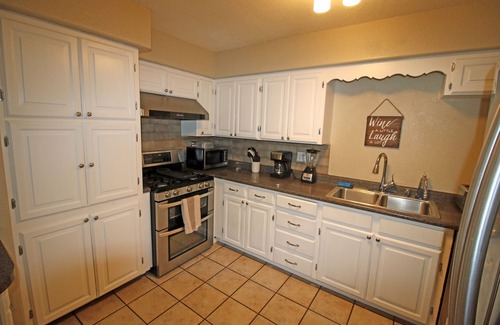 Carlsbad House | Casa Excellente - Ideal Home for Large Groups, Breakfast Included