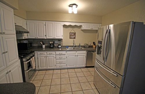 Carlsbad House | Casa Excellente - Ideal Home for Large Groups, Breakfast Included