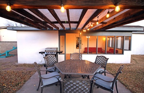 Carlsbad House | Casa Excellente - Ideal Home for Large Groups, Breakfast Included