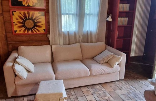 Orentano House | Casa Fabiani - Cozy Wooden Retreat in Pet-Friendly Tuscany