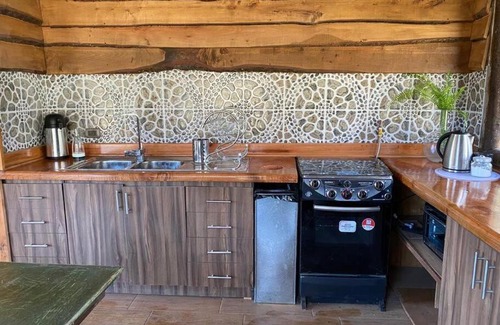 Minetue House | Relax at Casa Familiar by the Tranquil Lagoon