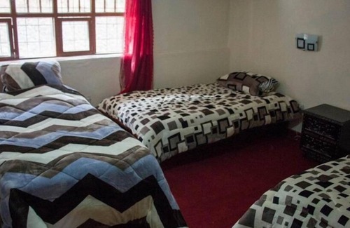 Los Jardines House | Inviting Family Retreat Near Top Tourist Attractions