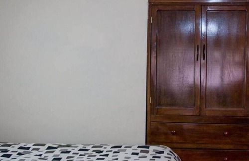 Los Jardines House | Inviting Family Retreat Near Top Tourist Attractions