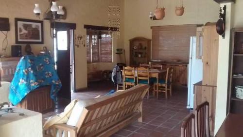 El Mollar House | Cozy Casa Familiar Juanita: Family & Pet-Friendly Retreat