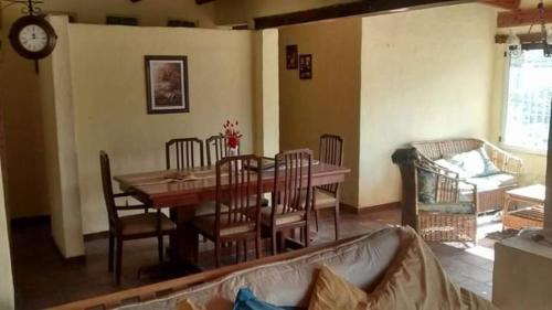 El Mollar House | Cozy Casa Familiar Juanita: Family & Pet-Friendly Retreat