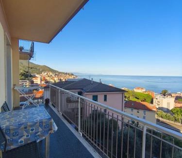 Varazze Apartment | Casa Fannì Spazio, Comodità e vista mozzafiato