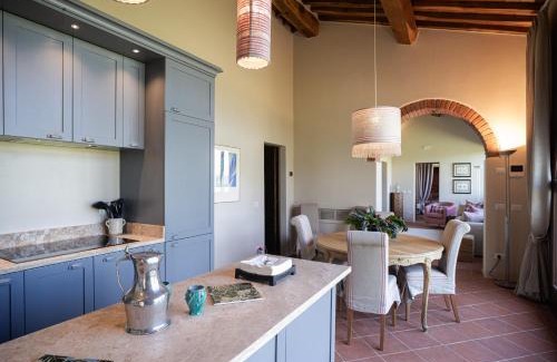 Gaiole in Chianti Villa | Relaxing Casa Faraona: Villa with Private Pool and Ocean View