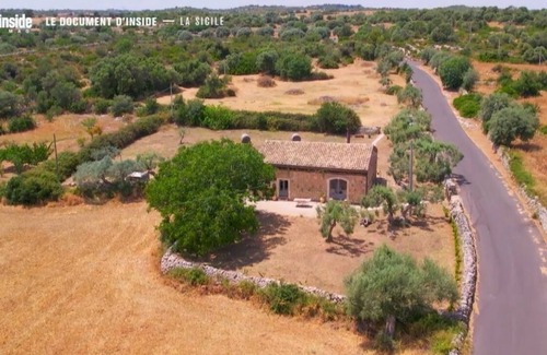 Noto Cottage | Discover Casa Farfaglia: An Ocean View Retreat with Spa