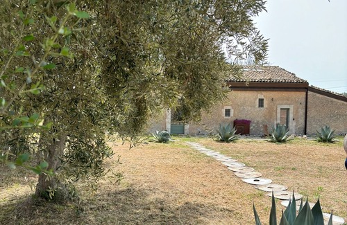 Noto Cottage | Discover Casa Farfaglia: An Ocean View Retreat with Spa