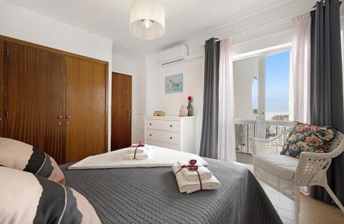 Praia da Rocha Apartment | Family-Friendly Getaway at Casa Farol - Rated 10/10