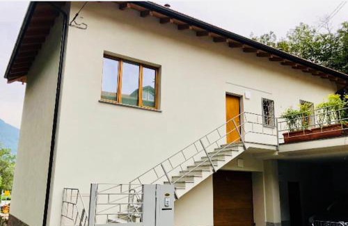 Olgiasca Apartment | Pet-Friendly Oceanfront Retreat at Casa Federico