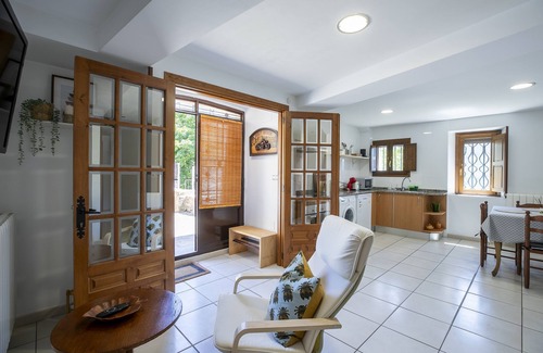 Castiello de Jaca Apartment | Casa Feli: Private Garden Retreat in the Pyrenees
