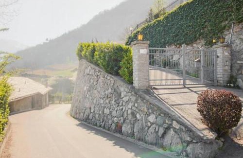 Montan-Angelin-Arensod Apartment | Family-Friendly Retreat at Casa Felice da Piera, 4 Stars