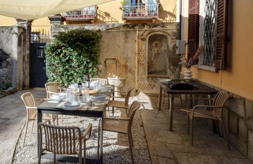 Intra House | Casa Felice - Villa con Giardino in Centro