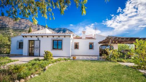 Ermita Villa | Oceanfront Bliss at Casa Feliz - 4-Star Gem Rated 9/10