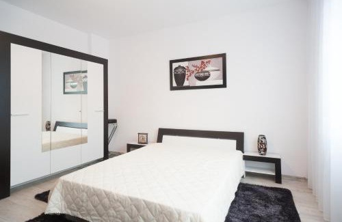 Viseu de Sus Apartment | Discover Family-Friendly Comfort at Casa Fermecata